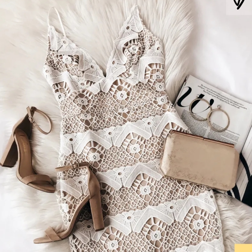 WHITE CROCHET LACE DRESS
LULUS